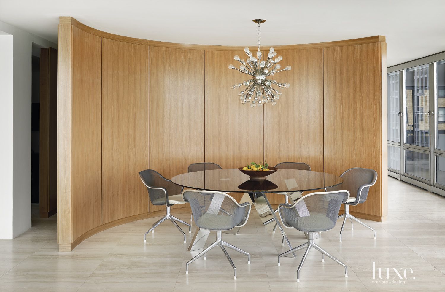 Pare Vertica vertical wall panel for height enhancement